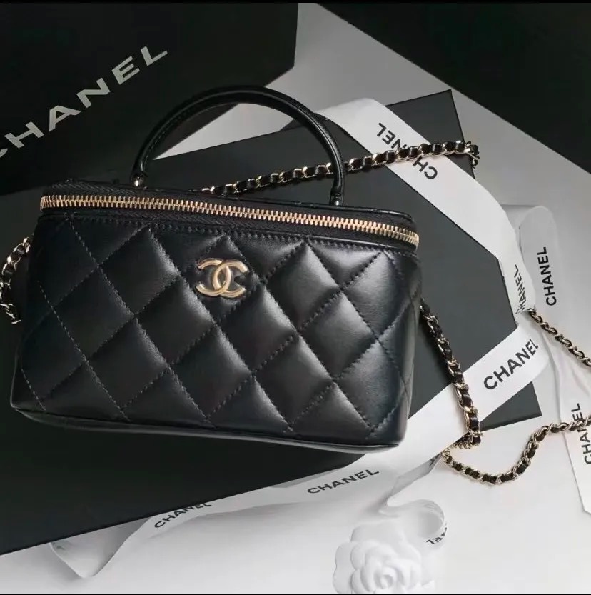  Chanel Vanity Case