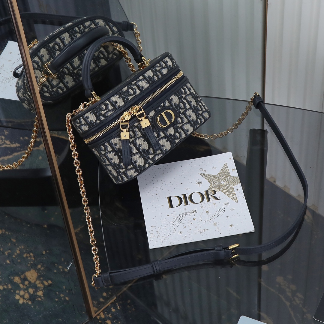 DIOR 30 Montaigne