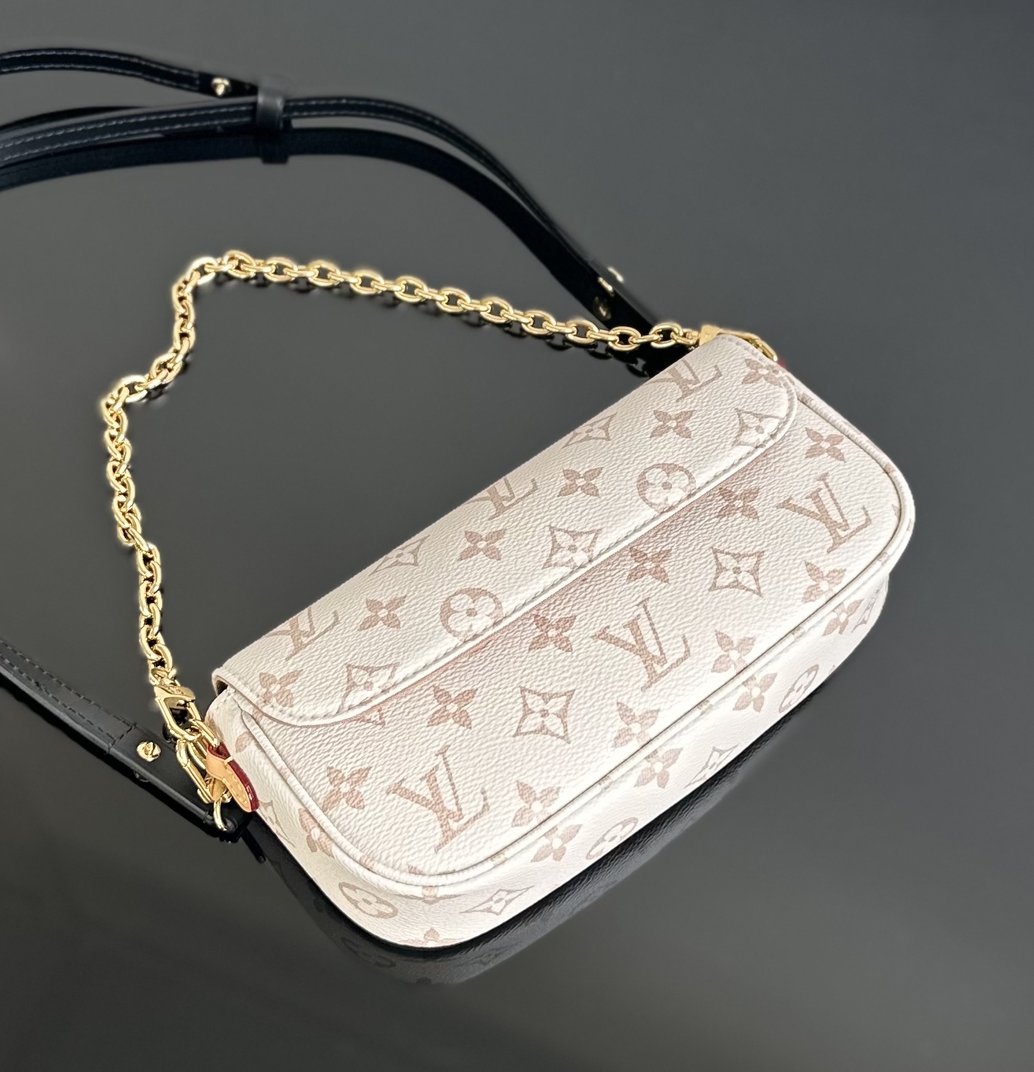 Louis Vuitton IVY Wallet On Chain Ivy