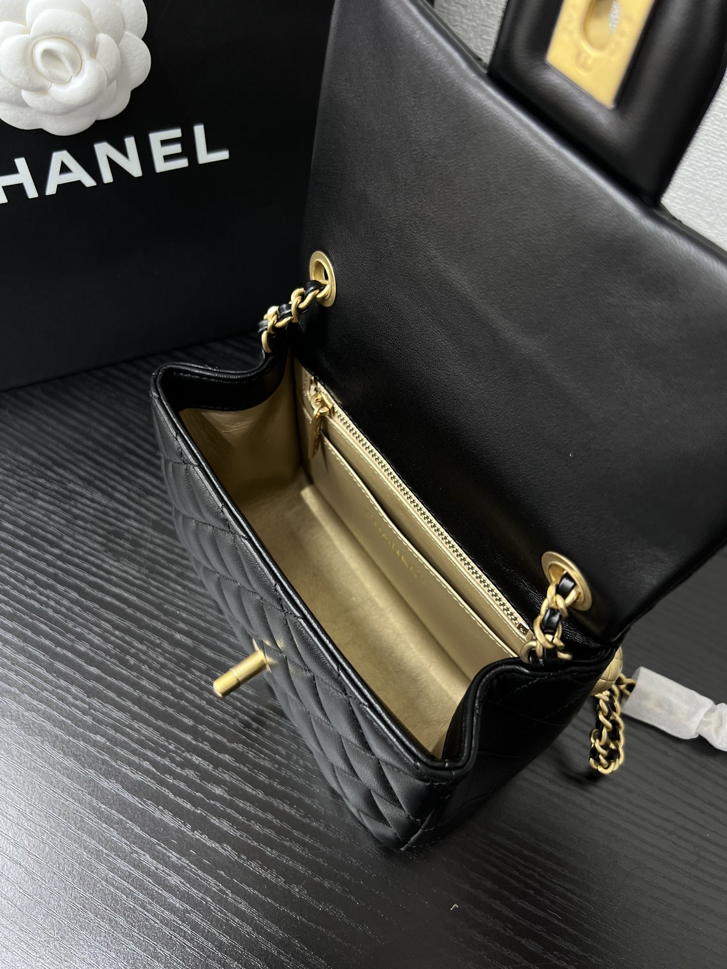 Chanel mini cf